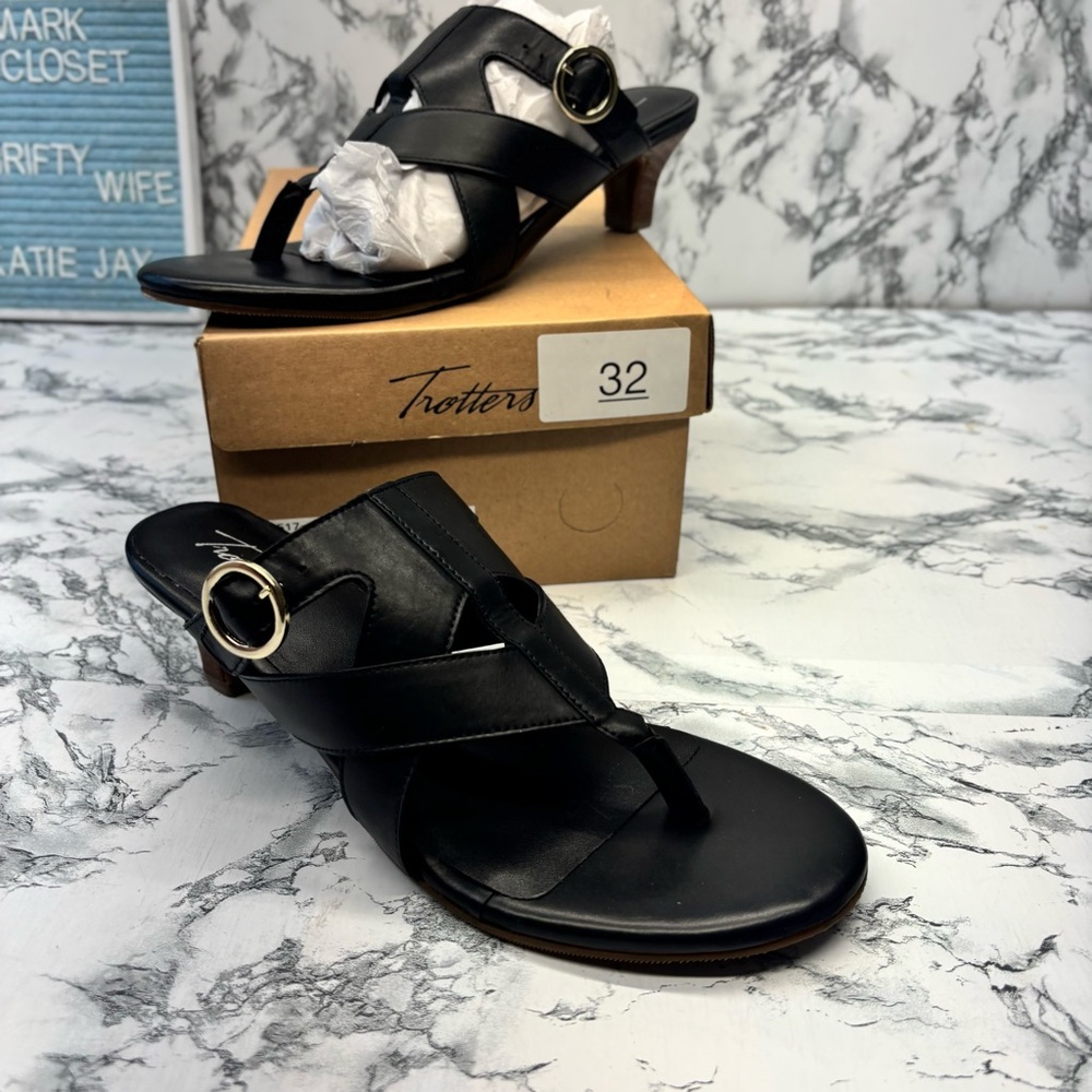 Trotters Black Leather Mid-Heel Thong Mules with Gold Buckle new